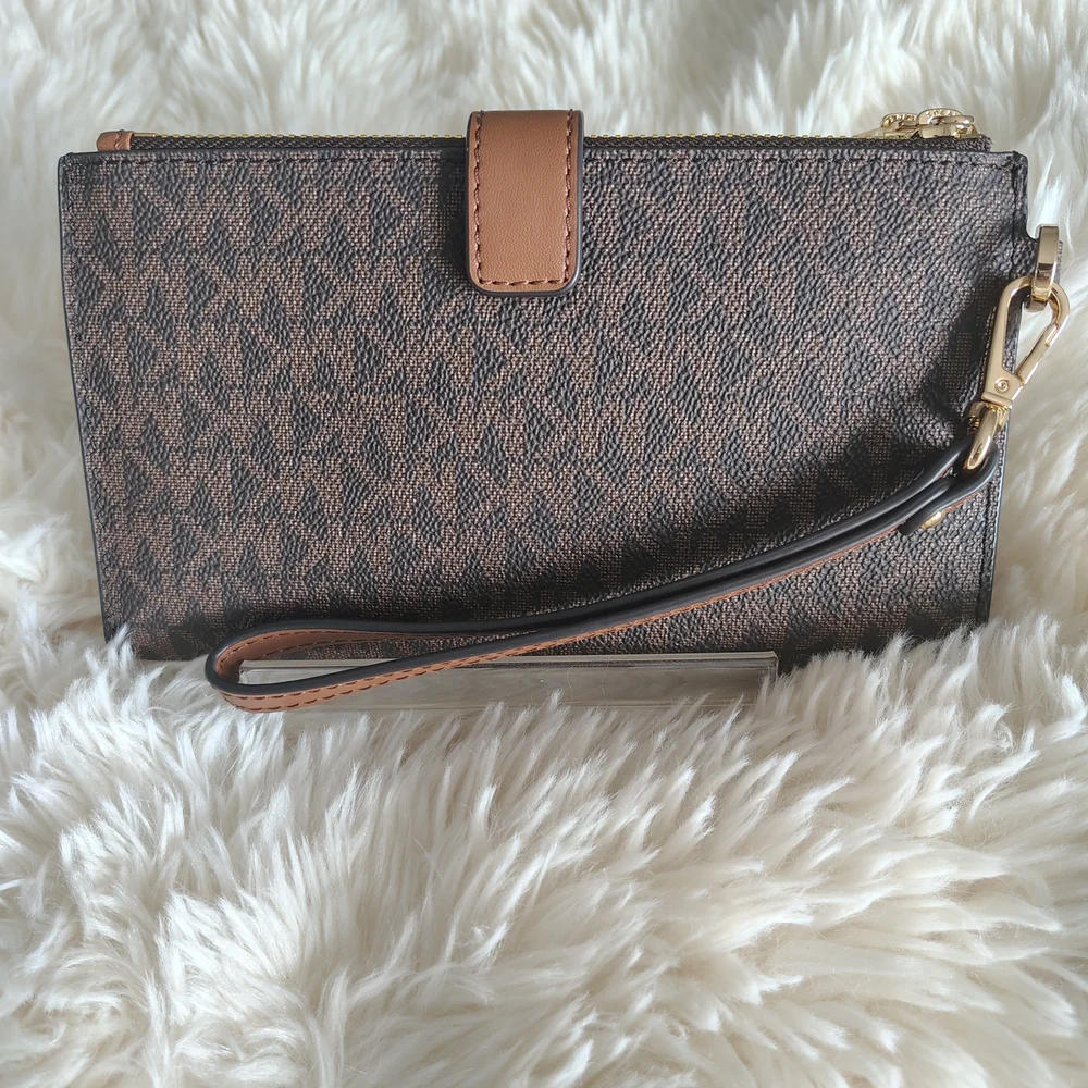 Michael Kors Signature Brown Wristlet NWOT - Picture 3 of 15